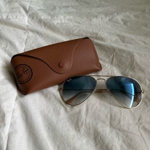 Ray-Ban Aviator blue tinted lens